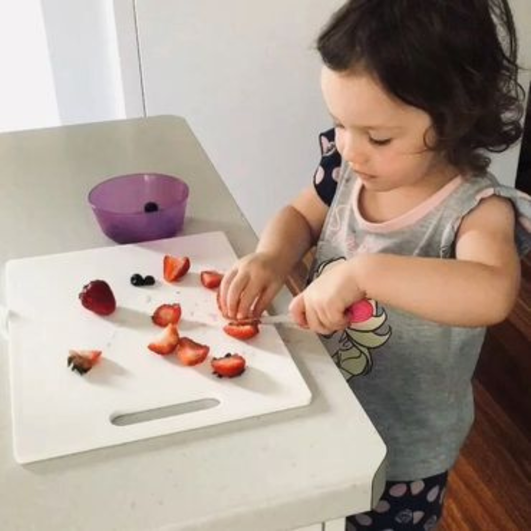 https://kiddiesfoodkutter.ca/wp-content/uploads/2023/03/Kiddies-Food-Kutter-Lifestyle-strawberries.png